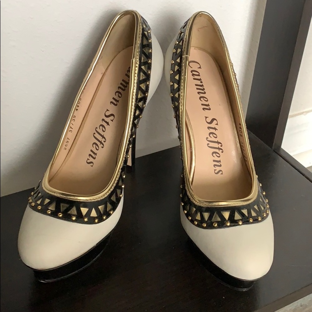 Black and White Carmen Steffens heel